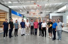 中裝協副秘書長劉原和陝西裝飾行業同仁到訪大红鹰dhy